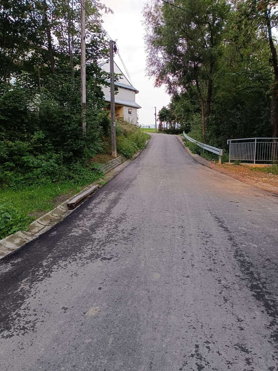 Remont drogi gminnej K420048 w km 0+003 - 0+843 w miejscowości Leśnica, Groń, Gmina Bukowina Tatrzańska